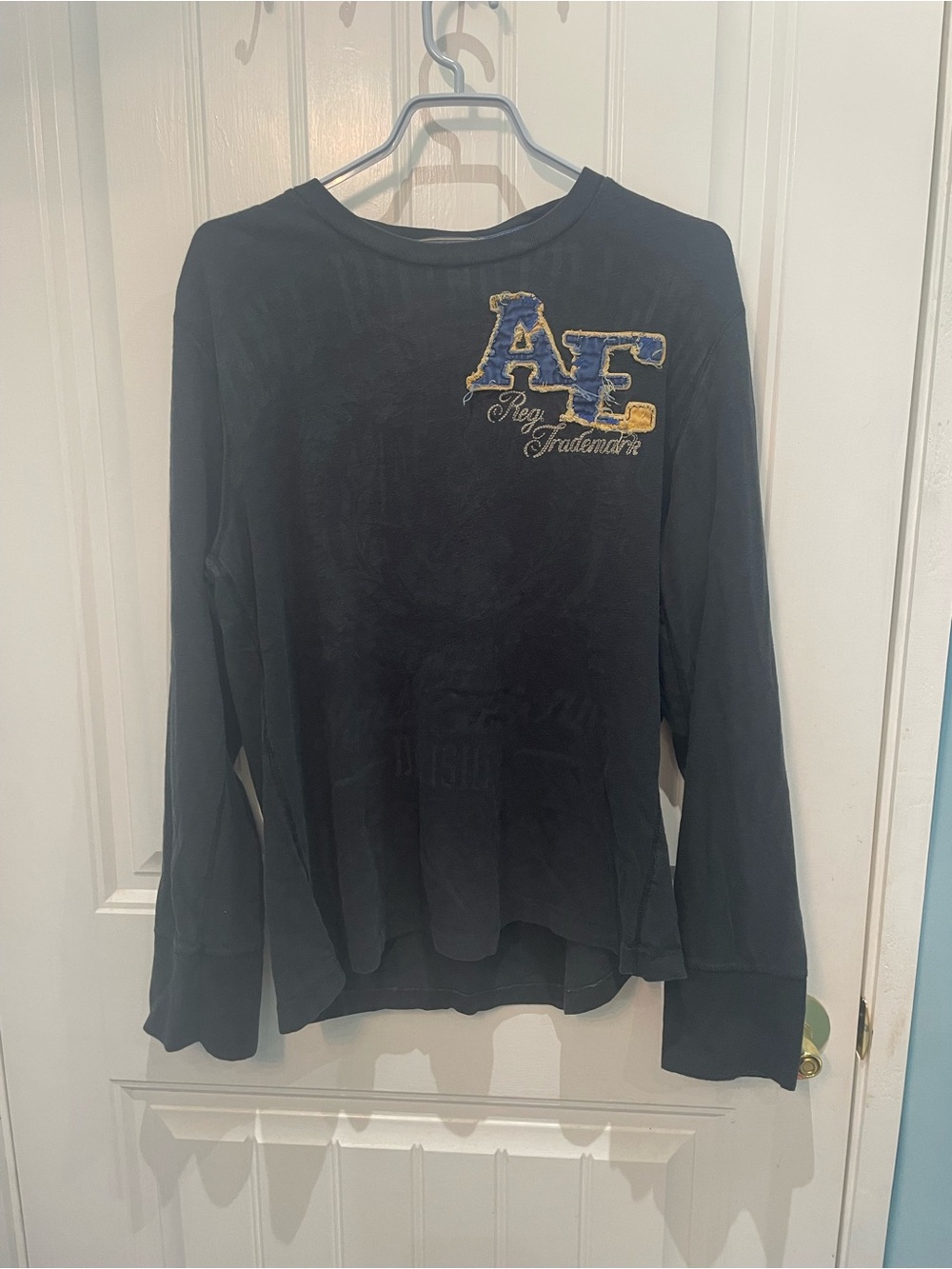 American Eagle Vintage Men’s Long Sleeve Y2K
